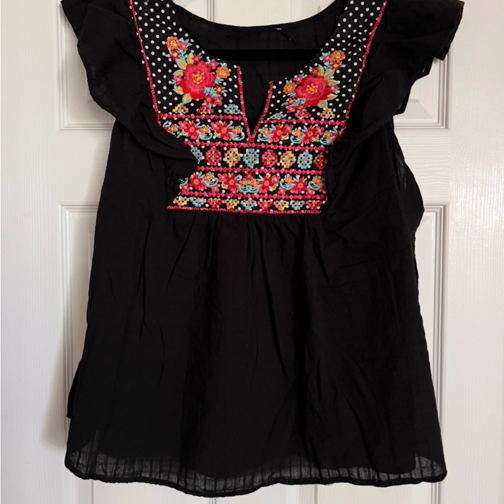 EUC boutique Embroidered Black Women's Top size XL